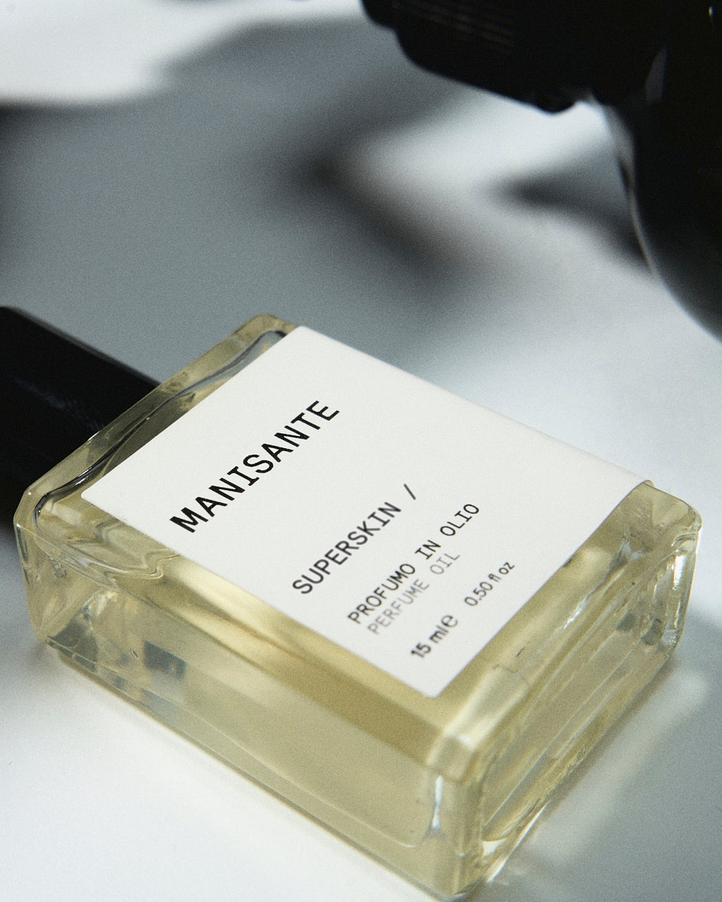 Manisante Superskin perfume oil
